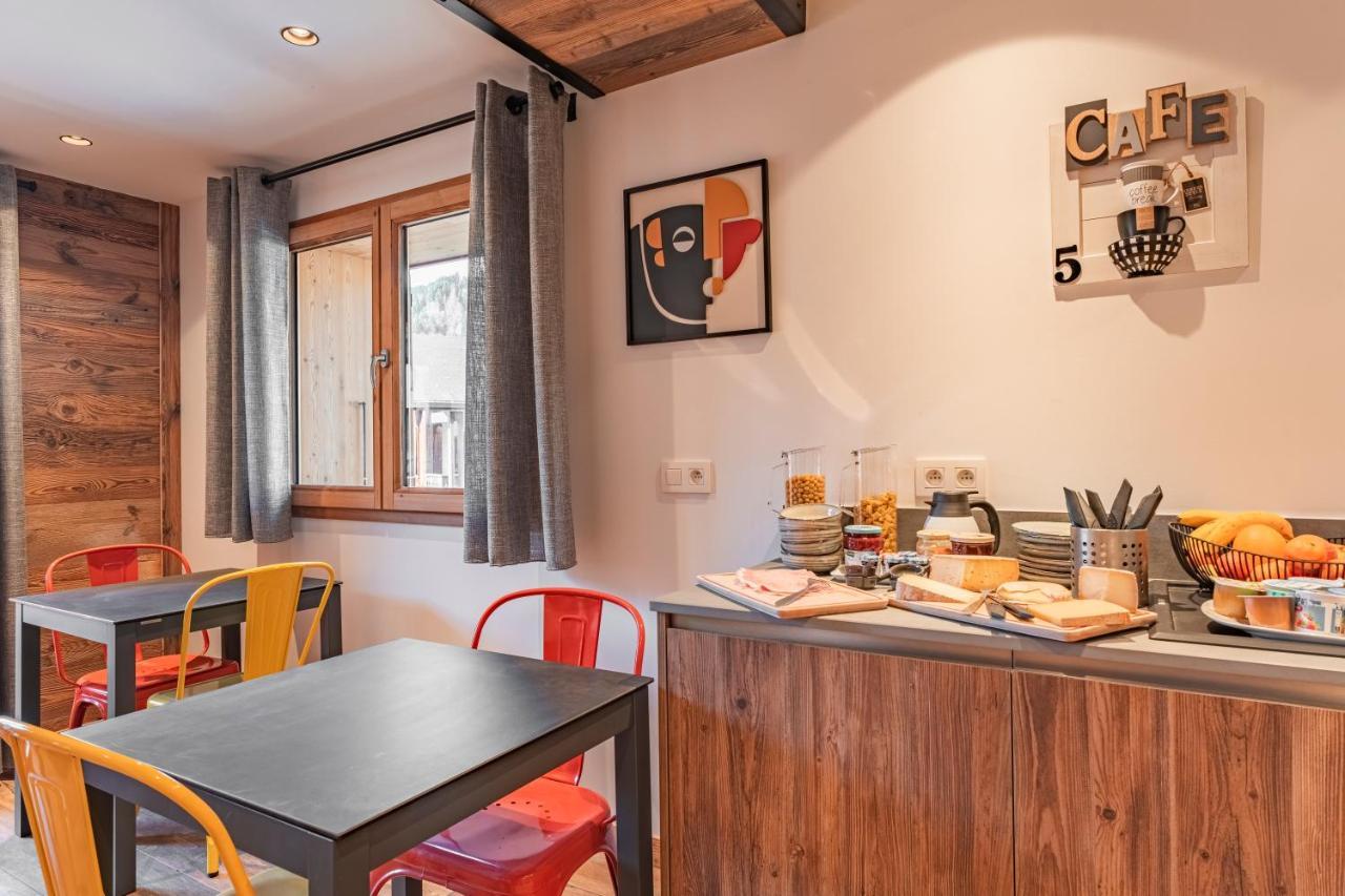 לה ג'ט Chalet Charming B And B מראה חיצוני תמונה