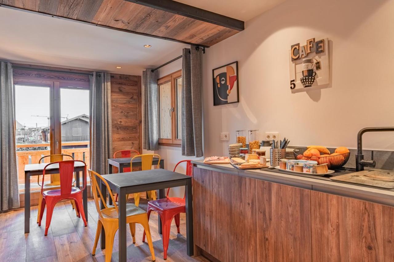לה ג'ט Chalet Charming B And B מראה חיצוני תמונה