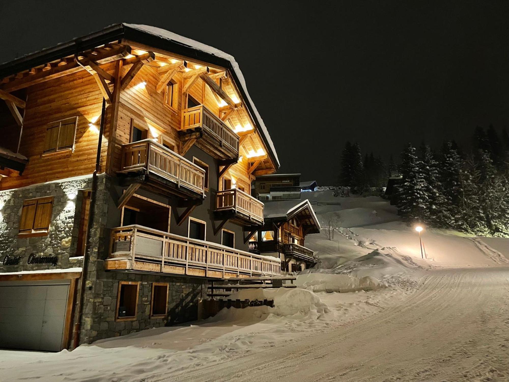 לה ג'ט Chalet Charming B And B מראה חיצוני תמונה